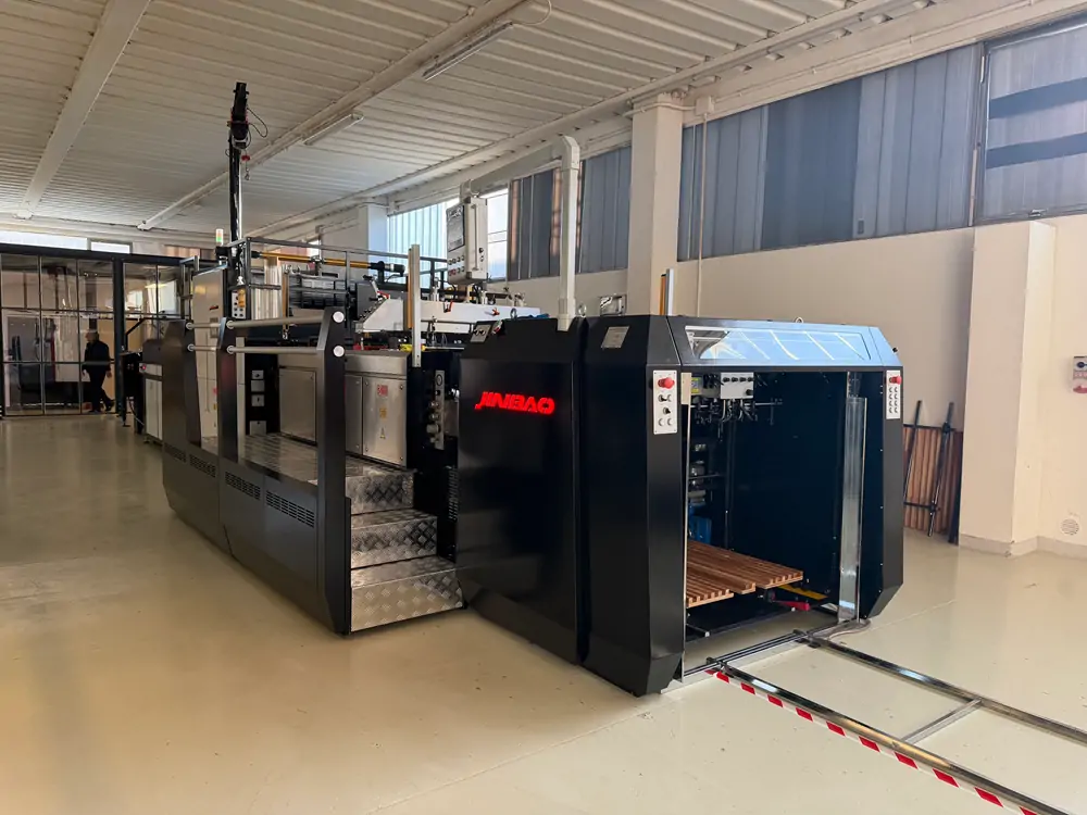 Jinbao automatic screen printing machine on display inside Pesaro Europe showroom